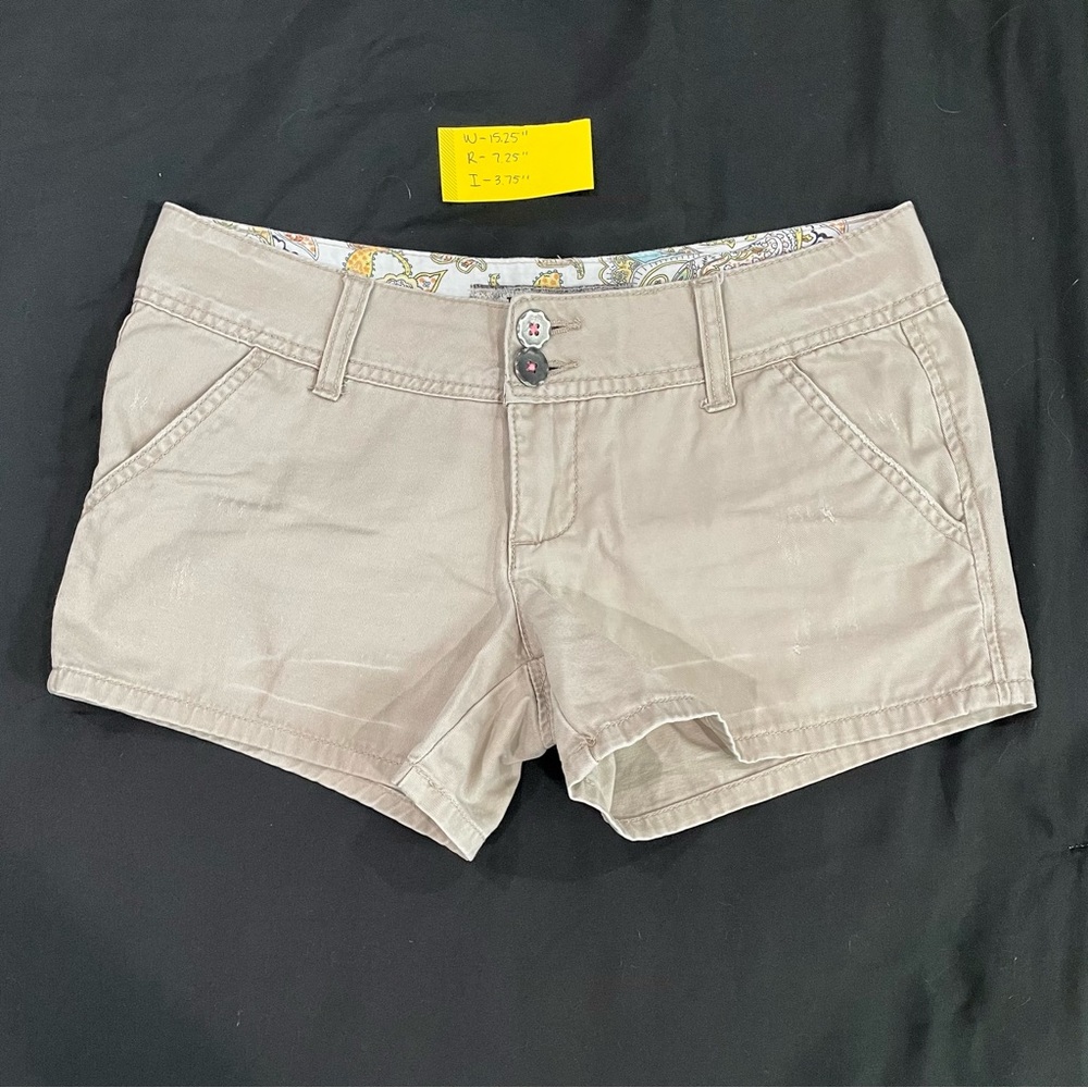 BKE Casuals Thurston khaki shorts, EUC